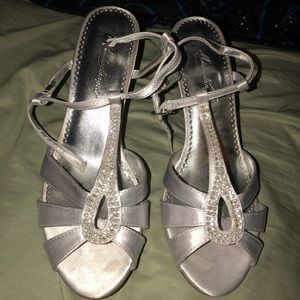 Davids Bridal Willow shoes size 9